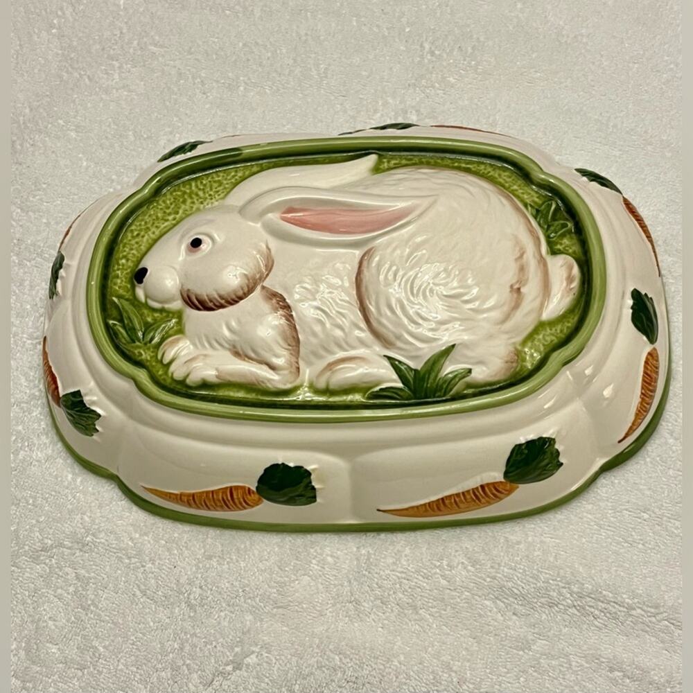 Gailstyn Sutton Towle vintage bunny ceramic mold